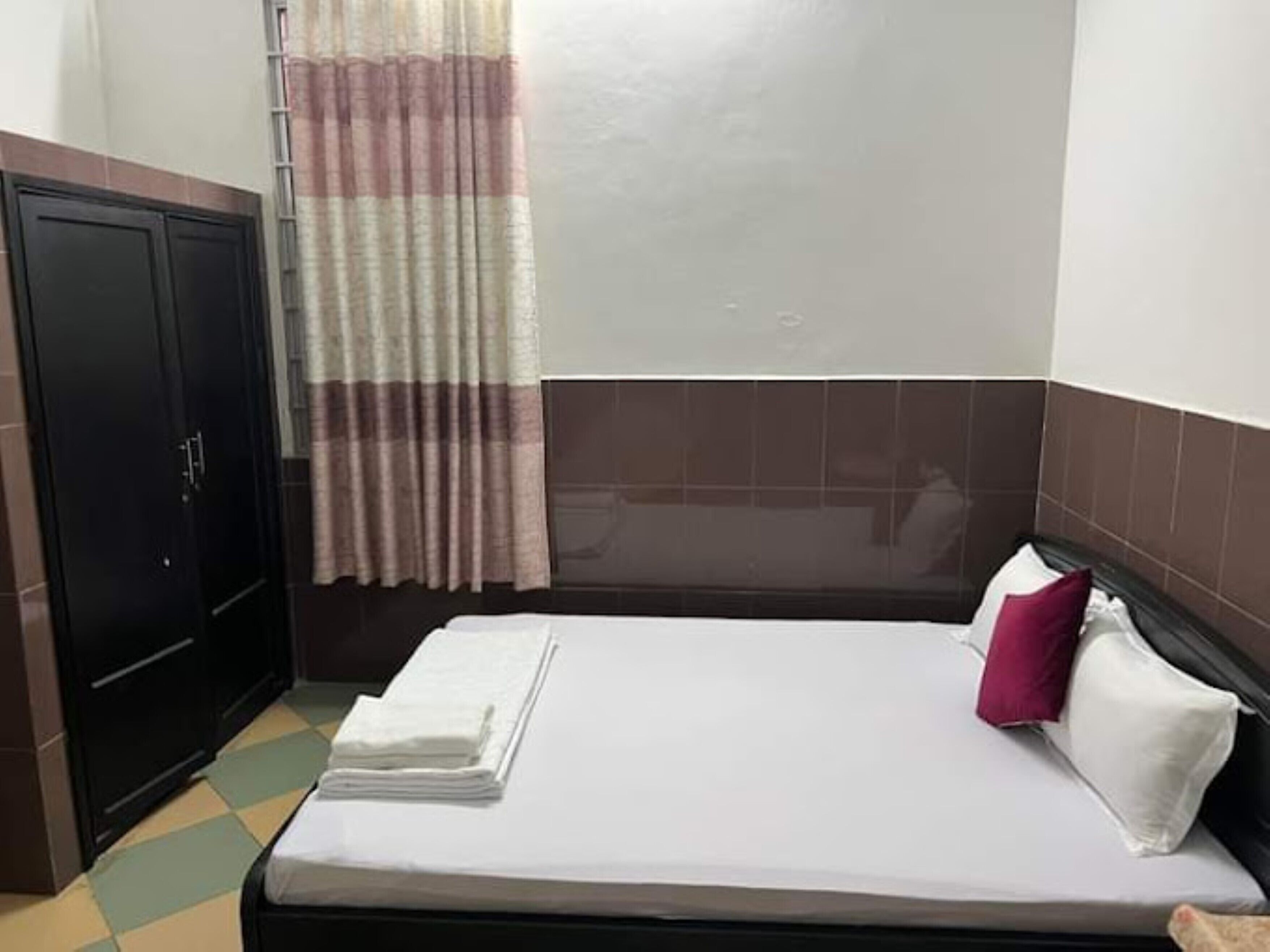 Cortinas blackout, sistema de insonorización y wifi gratis 