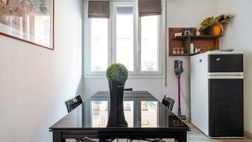 Apartment | Living area | 35-inch TV with digital channels