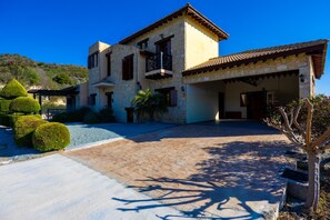 House | 4 bedrooms - Villa River View in Peristerona (Peristerona)
