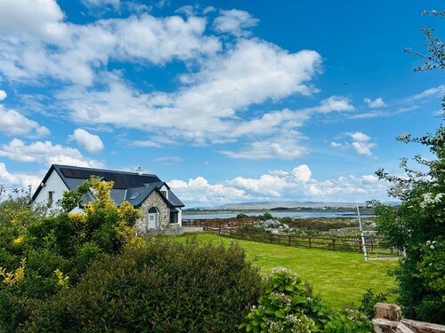 Hawthorn House - Luxurious stay with scenic views