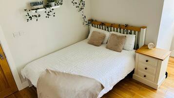 4 quartos, ferros/tábuas de passar roupa, Wi-Fi de cortesia