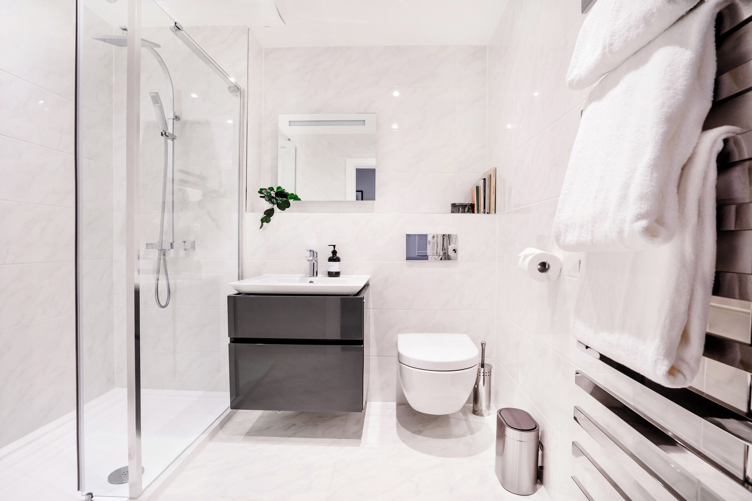 Apartment, 1 Bedroom | Bathroom | Eco-friendly toiletries, hair dryer, heated floors, towels