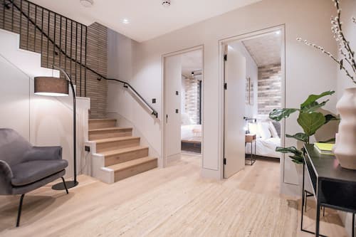 Duplex Standard, 2 chambres | Draps en coton égyptien, literie de qualité, décor unique