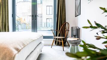 Penthouse, 2 Bedrooms | 2 bedrooms, Egyptian cotton sheets, premium bedding