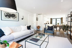 Egyptian cotton sheets, premium bedding, individually decorated - Be London - The Bloomsbury Residences (London)