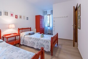 Casa, vistas al jardín | 2 dormitorios, wifi gratis, ropa de cama