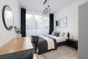 3 bedrooms, desk, iron/ironing board, WiFi