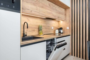 Fridge, microwave, stovetop, dishwasher - Spadochroniarzy 10G | Prestigious Apartment | Pool (Dziwnów)