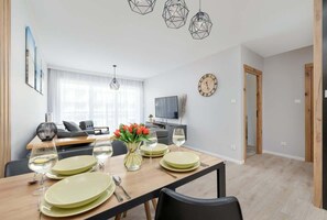 Unclassified image, 3 of 41, button