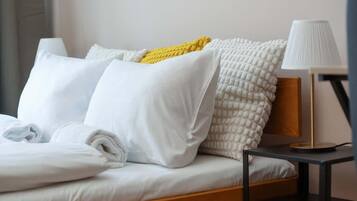 2 bedrooms, desk, iron/ironing board, WiFi