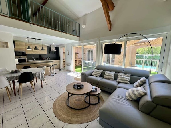 TV - Villa pool near the sea (Roquebrune-sur-Argens)