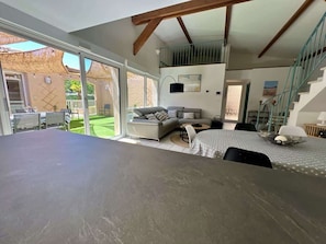 Interior - Villa pool near the sea (Roquebrune-sur-Argens)