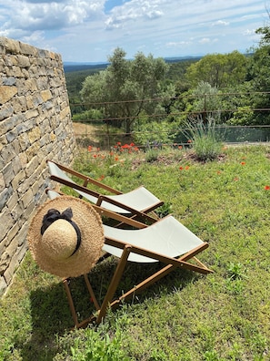 Property grounds - La Maison de la Bergère (Fox-Amphoux)