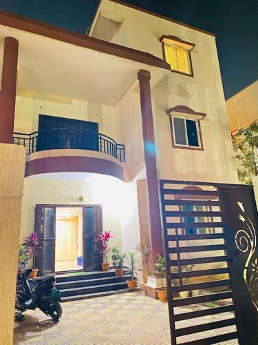 Hotel D Crescent Villa