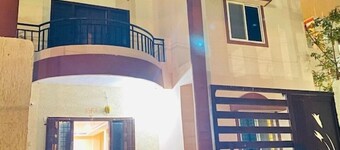 Hotel D Crescent Villa