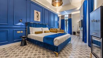 Deluxe-Dreibettzimmer, 1 King-Bett und Schlafsofa