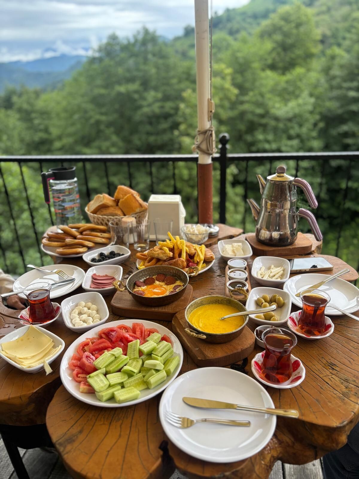 Free daily local cuisine breakfast 
