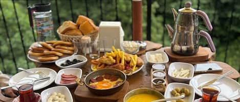 Free daily local cuisine breakfast