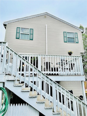 Exterior - Spacious 3BR 1.5 Bath Coastal Home Walk to Beach & Rail (Beverly)