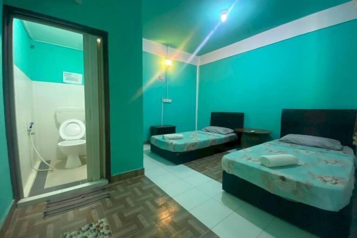 Laptop workspace, free WiFi, bed sheets