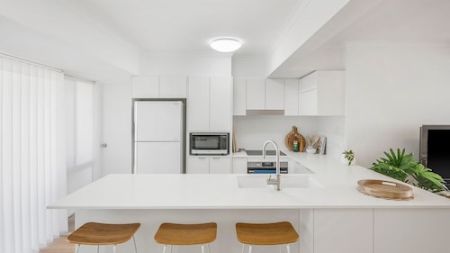 Aqua Lake Cathie - Charming three-bedroom town house nestled in the heart of Lake Cathie