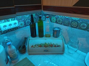 Handtücher, Seife, Shampoo, Toilettenpapier