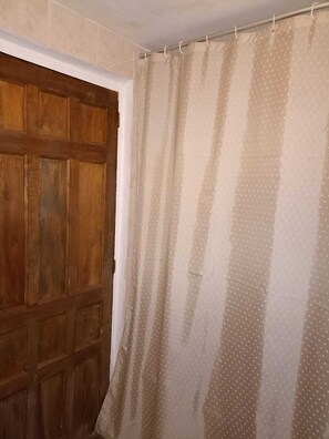 Handtücher, Seife, Shampoo, Toilettenpapier