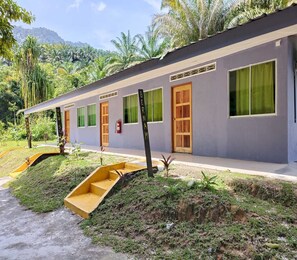 Front of property - OYO 90993 Ulu River Lodge (Ipoh)