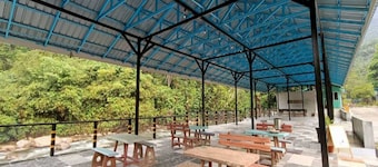OYO 90993 Ulu River Lodge
