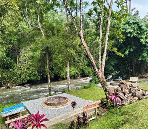 OYO 90993 Ulu River Lodge