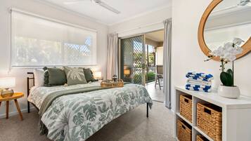 2 bedrooms, desk, iron/ironing board, travel cot