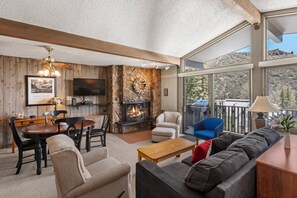 Condo (Lichenhearth 17) | Living area - Lichenhearth 17 (Snowmass Village)