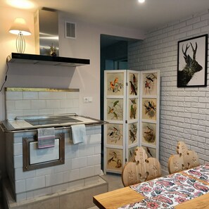 Fridge, microwave, dishwasher, electric kettle - Apartament for 5-6 guests with bathroom and kitchen, mountain view, free parking (Zakopane)