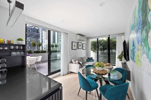 Huge private wrap-around terrace near Crown Casino
