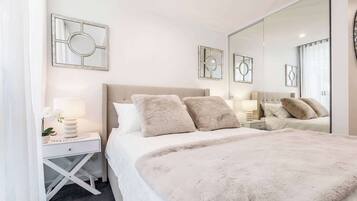 2 bedrooms, iron/ironing board, WiFi, bed sheets