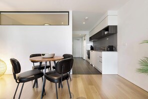 Dining - Tropical courtyard sanctuary near Glenferrie Rd (Hawthorn)