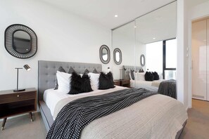 3 bedrooms, iron/ironing board, free WiFi, bed sheets
