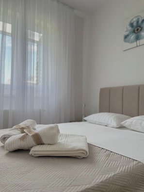 Comfort Apartment, 2 Bedrooms, Terrace, Garden View | 2 bedrooms, individually decorated, individually furnished, free WiFi - Dalori Comfort Suite (Zadar)