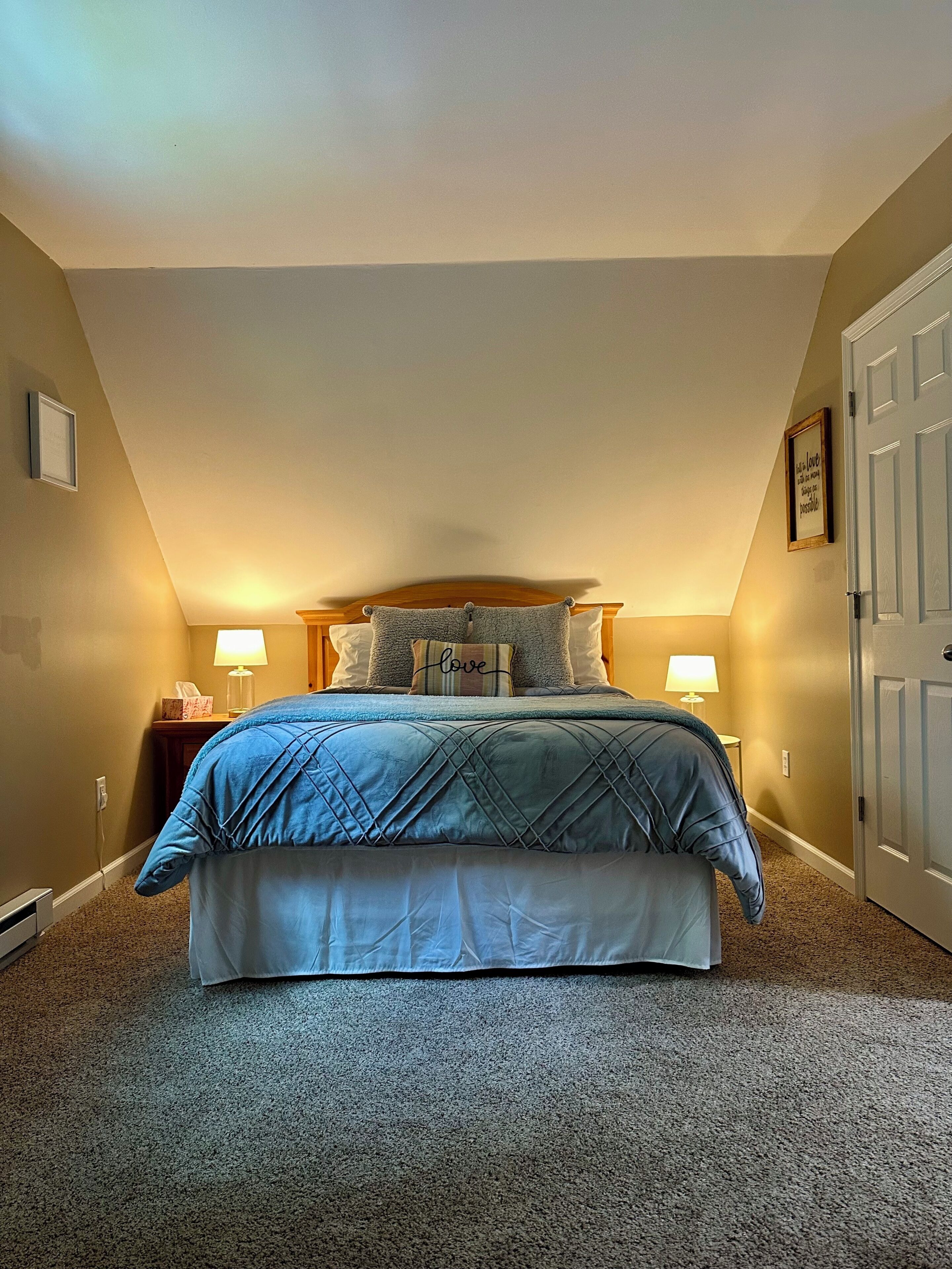 4 bedrooms, desk, iron/ironing board, WiFi