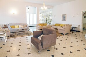 Living area - orange scents (Béni Khalled)