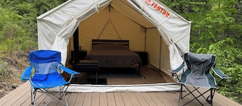 Luxury Tent in New Hampshire-Tail-Tuckaway