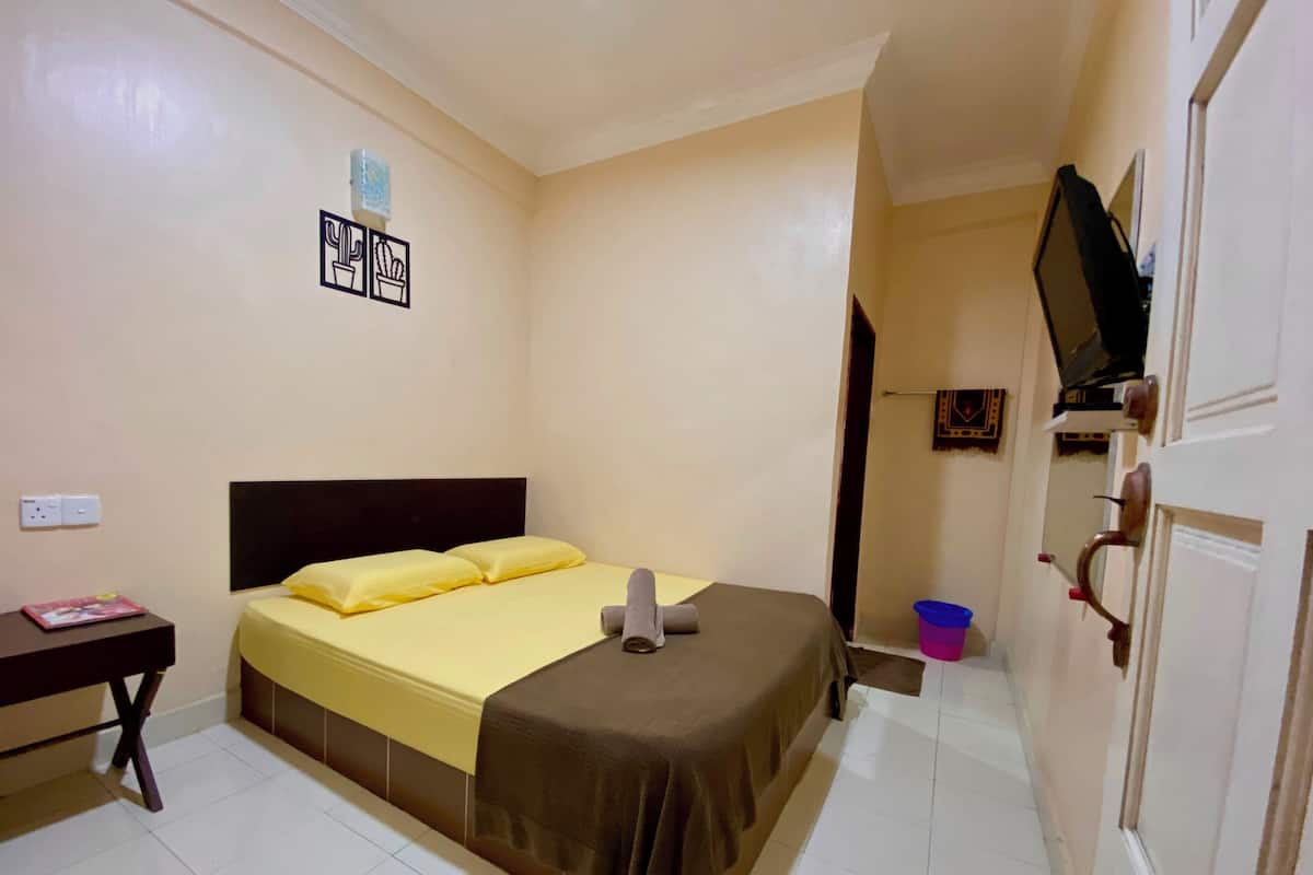 Deluxe Double Room | 1 bedroom, bed sheets