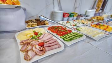 Desayuno bufé gratuito y diario