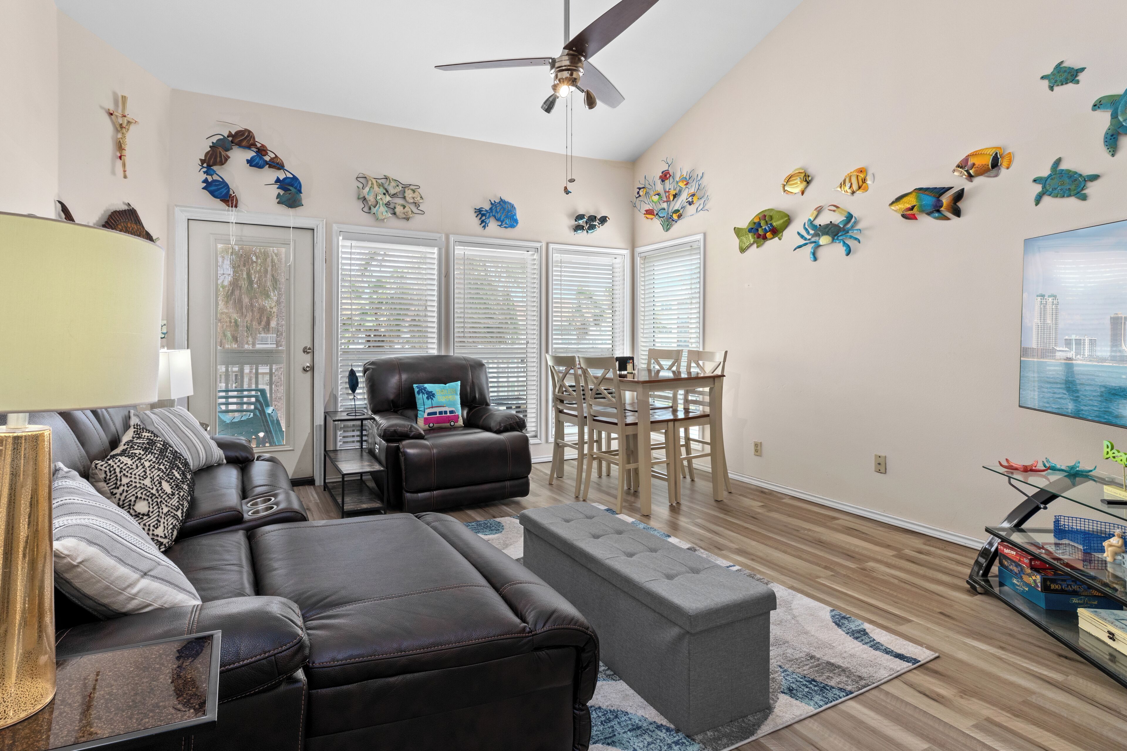 Updated Resort Condo next door to Waterpark By Rent On Padre