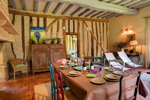 Dining - 3 Bedroom Private vacation home in Castillonnès (Castillonnès)