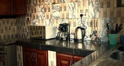 Chayil Loft Mulago; 2bedroom/2bathroom, free;wifi,parking,laundry & officespace.