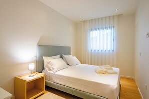 4 dormitorios, tabla de planchar con plancha, wifi y ropa de cama