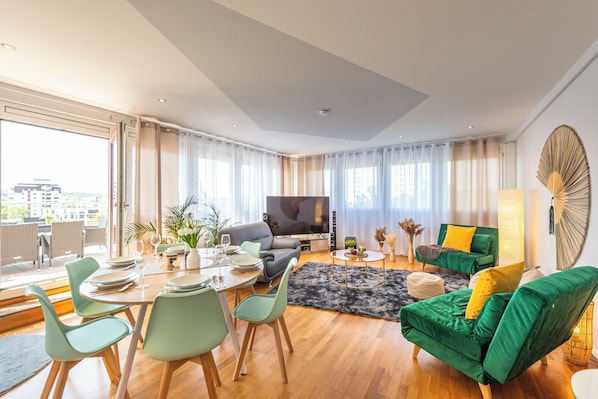 Smart TV, stereo - Top Penthouse: Airport Stuttgart/Messe • Terrace
(Filderstadt)