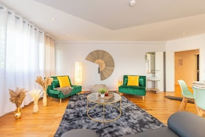 Smart TV, stereo - Top Penthouse: Airport Stuttgart/Messe • Terrace
(Filderstadt)