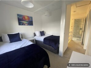 3 slaapkamers, een strijkplank/strijkijzer, wifi, beddengoed